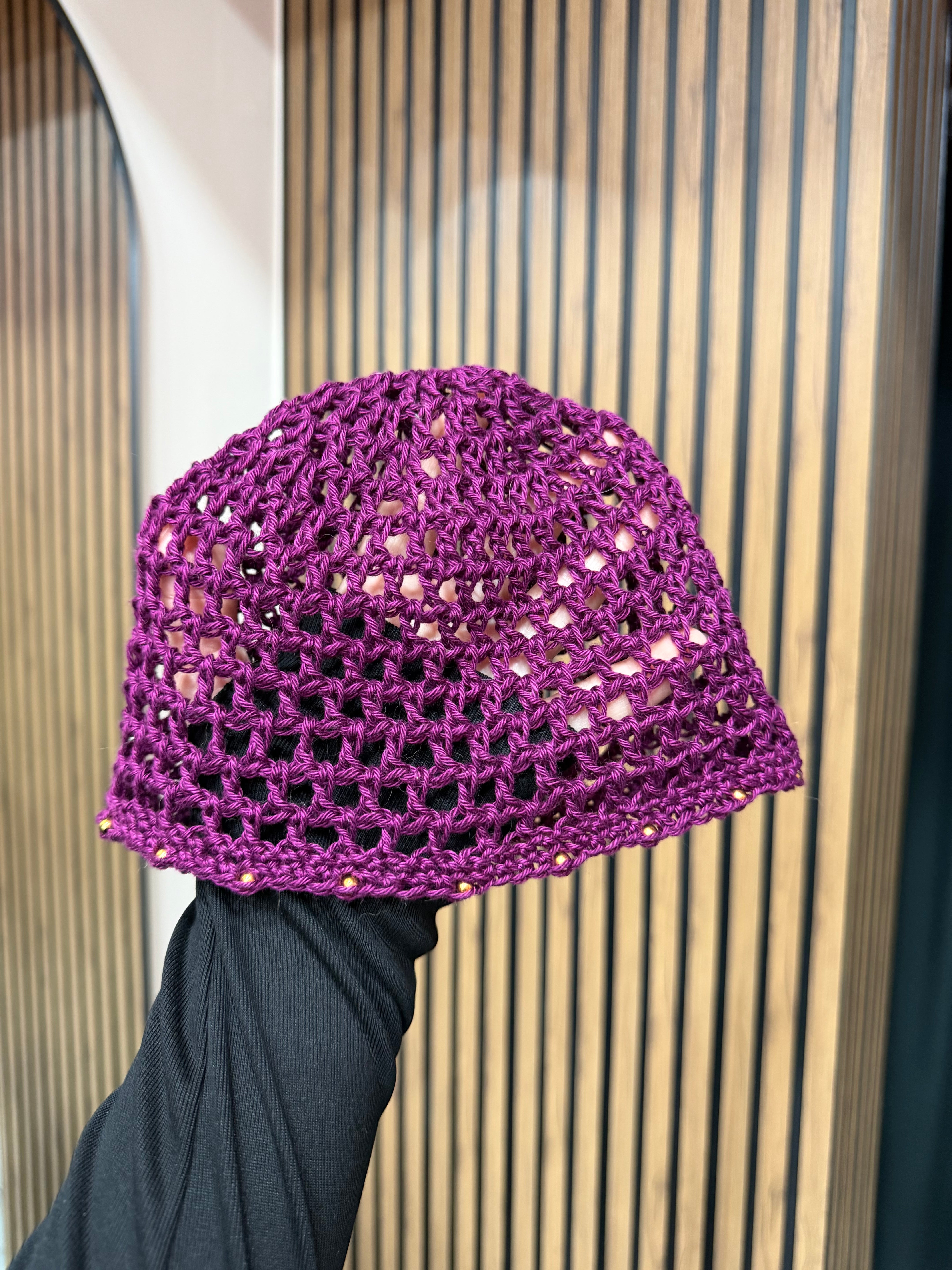 cappelli handmade con applicazioni