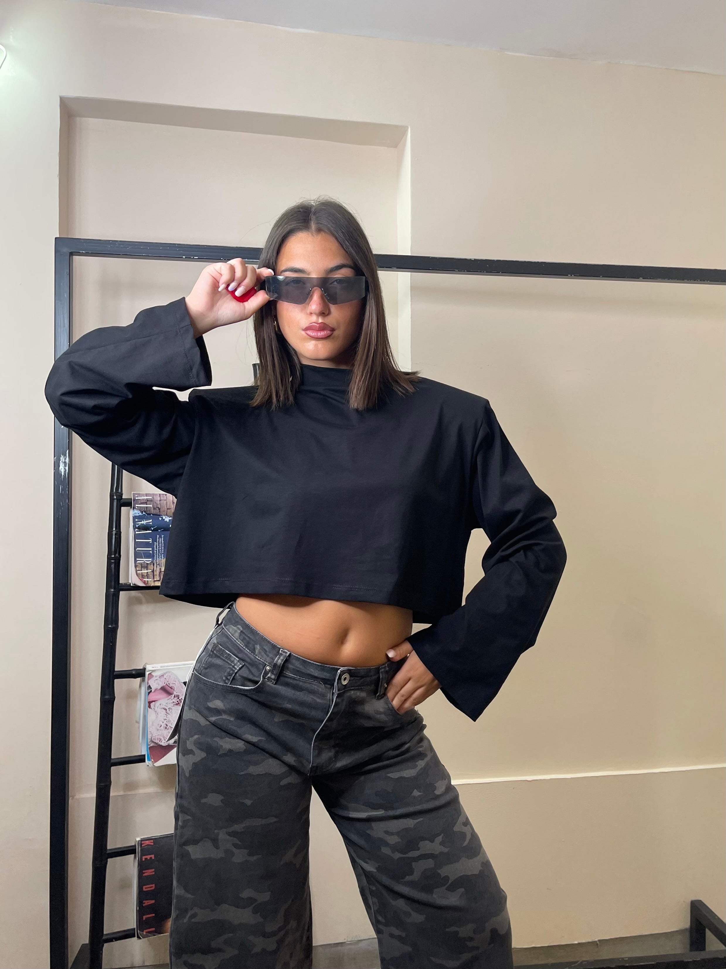 T-shirt crop mezzo collo