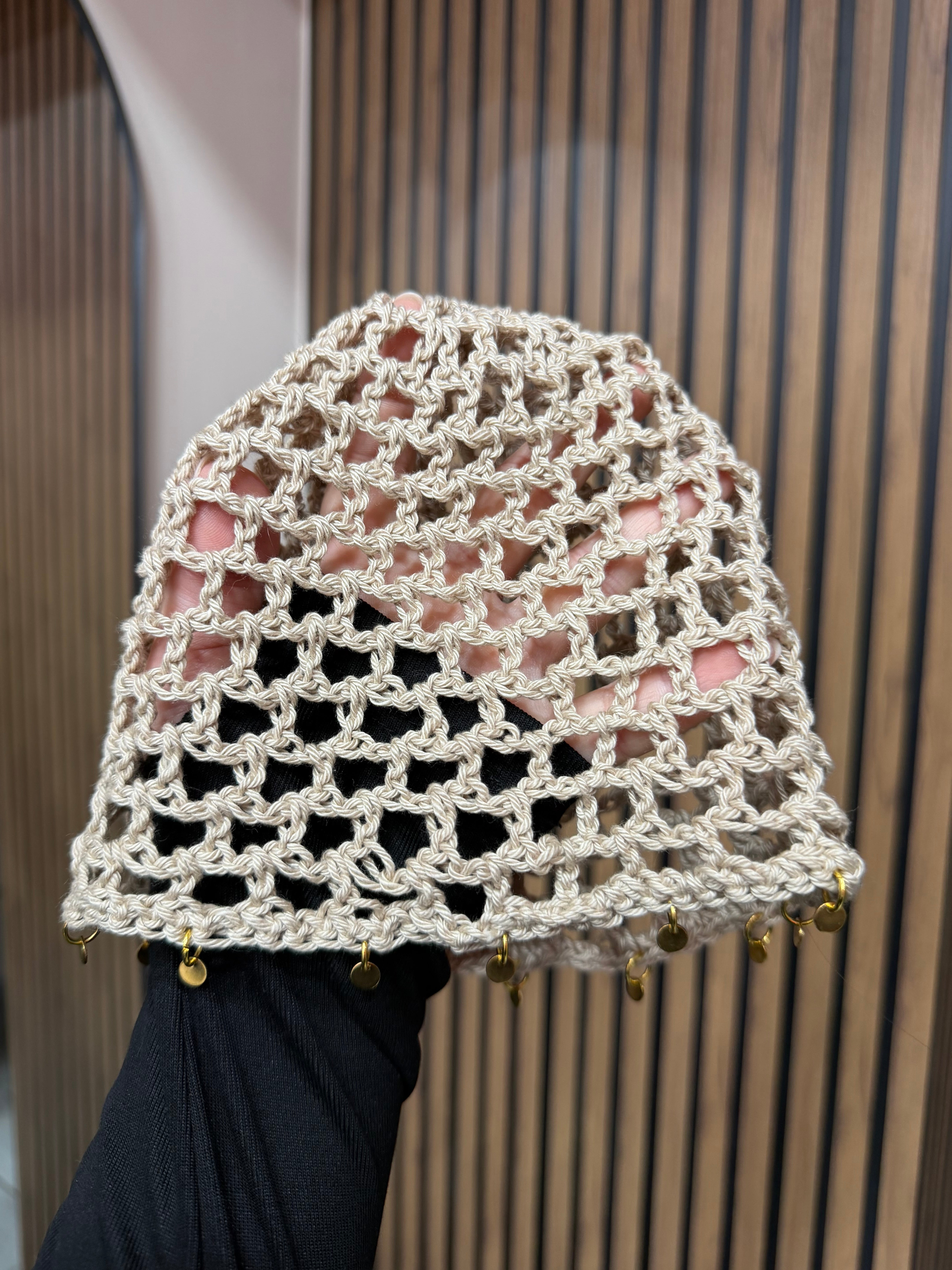 cappelli handmade con applicazioni