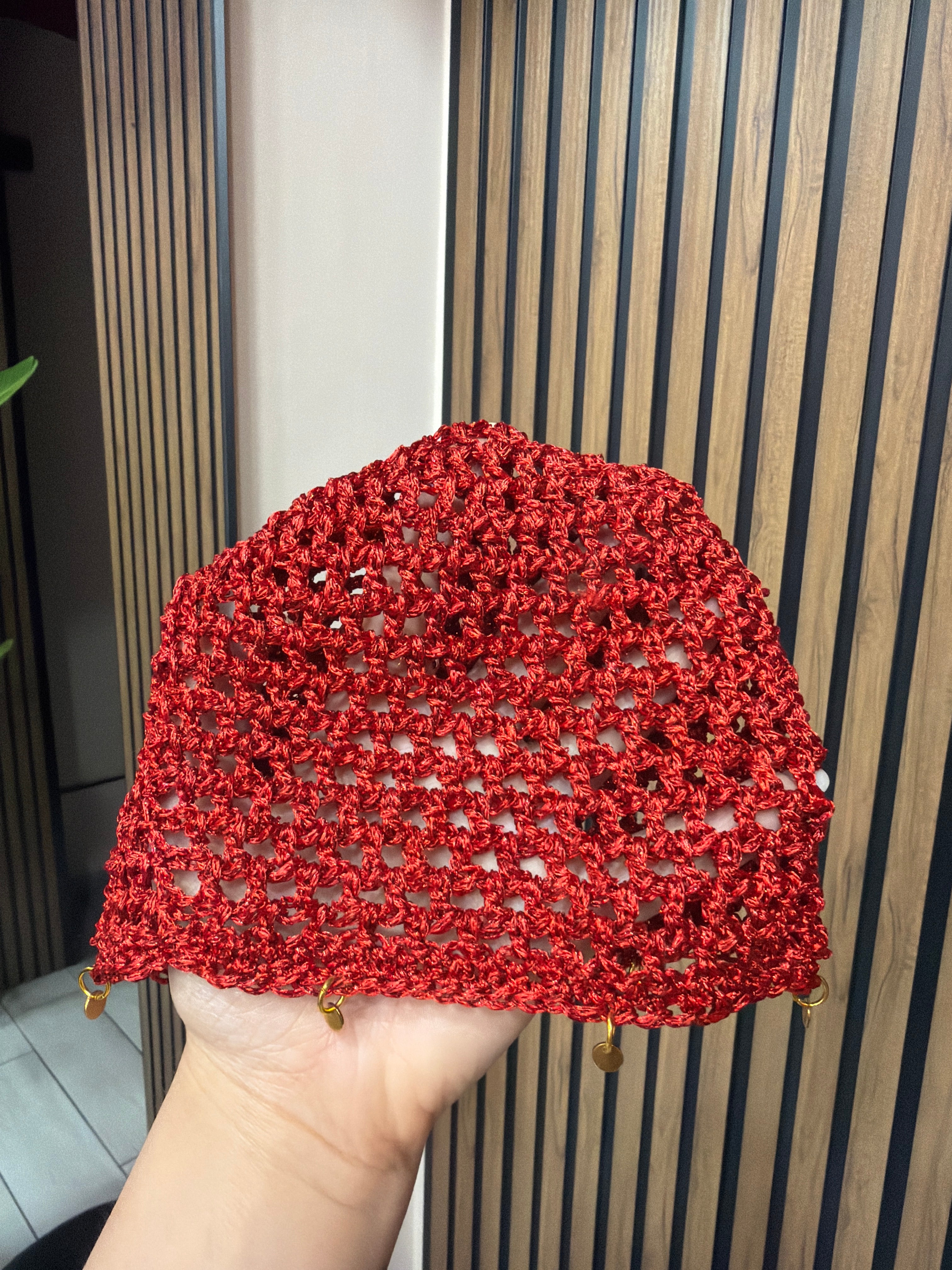 cappelli handmade con applicazioni